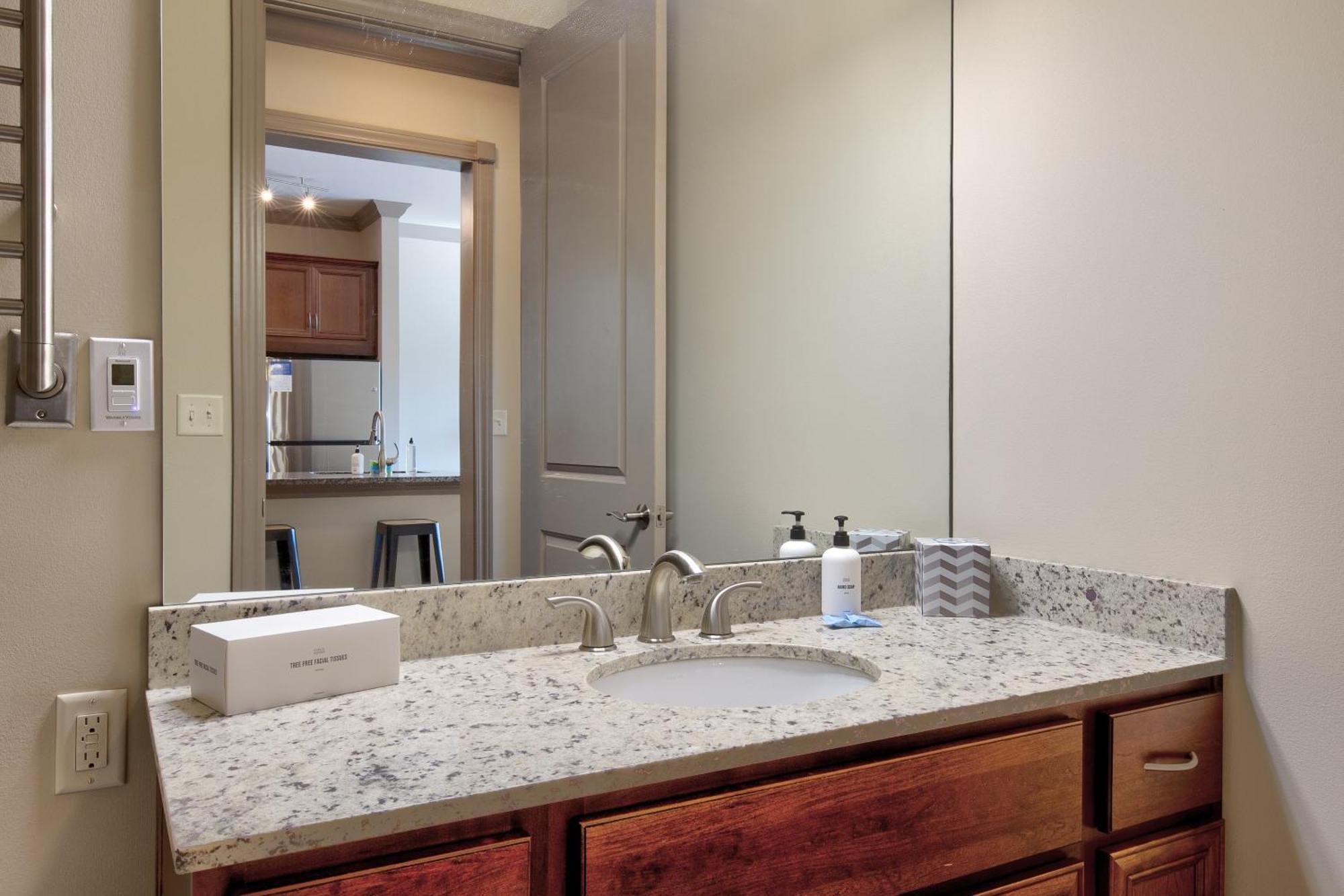 Kasa West End St Louis Aparthotel