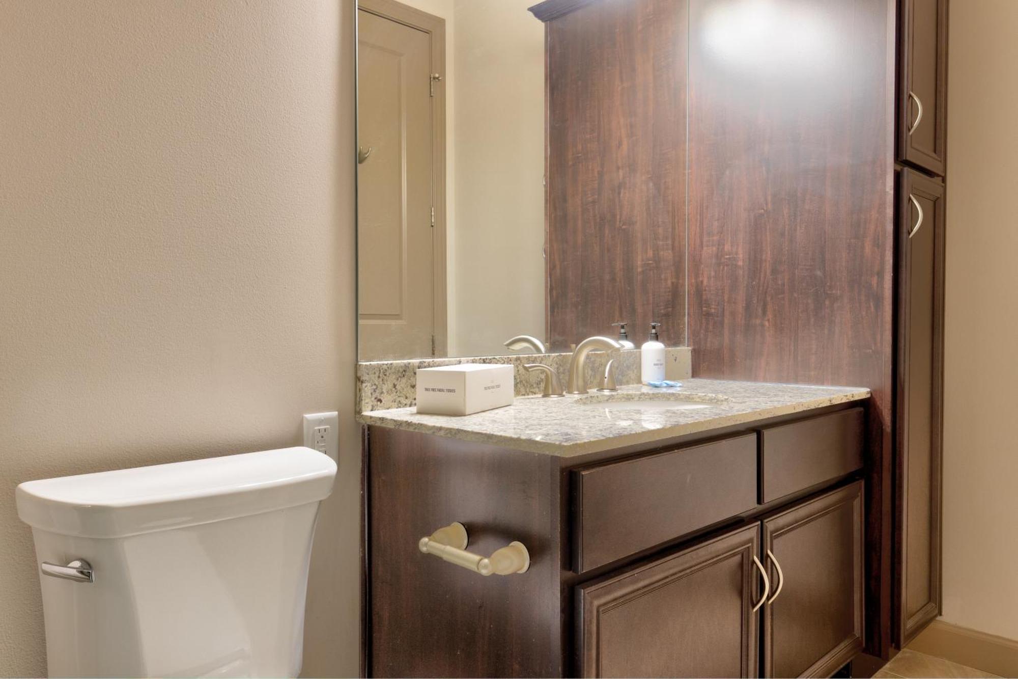 Kasa West End St Louis Apartahotel